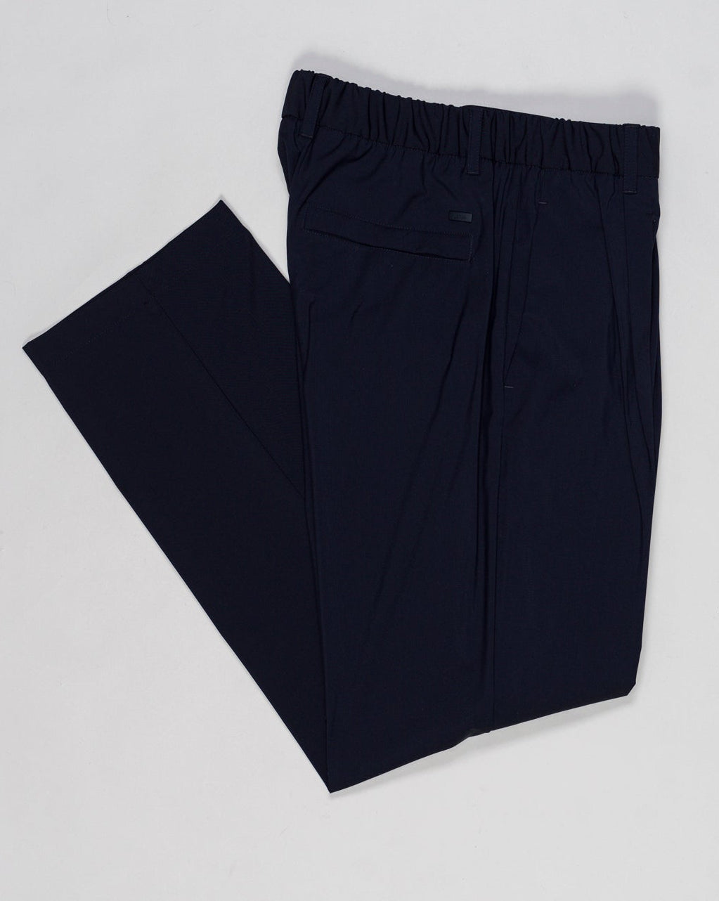 Elastic with drawstring waist
Zip and snap button fastening
Slanted pockets
Back pocket with snap button
Article: PT000183U 33484
Color: 9200 / Navy
Made in Republic of Moldova Herno Wool & Nylon Stretch Trousers / Navy