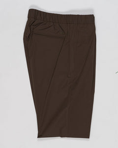 Elastic with drawstring waist
Zip and button fastening
Slanted pockets
Welted pockets on the back
Article: PT000077U 12691Z
Color: 7400 / Green Herno Nylon Stretch Trousers / Green
