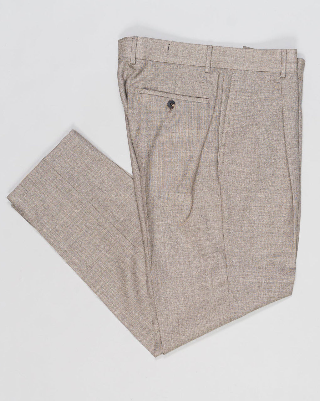 Belt loops
Single pleat
Slanted side pockets
Welted back pockets with buttons
Composition: 100% Wool
Article: PE0595
Model: C518AZ
Color: 0580 / Light Taupe&nbsp;
Made in Italy Caruso Wool Trousers / Light Taupe
