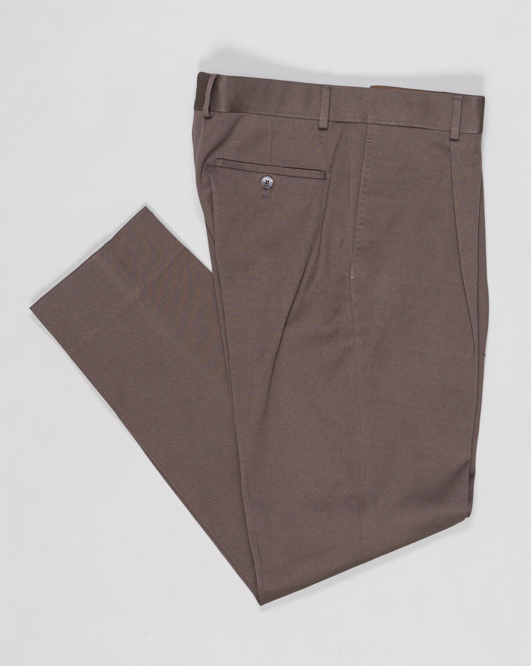 Belt loops
Single pleat
Slanted side pockets
Welted back pockets with buttons
Composition: 98% Cotton 2% Elastan
Article: 509563
Model: C518AZH
Color: 0560 / Taupe
Made in Italy
Caruso Cotton Twill Trousers / Taupe
