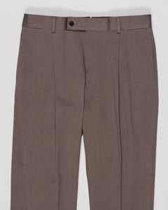 Belt loops
Single pleat
Slanted side pockets
Welted back pockets with buttons
Composition: 98% Cotton 2% Elastan
Article: 509563
Model: C518AZH
Color: 0560 / Taupe
Made in Italy
Caruso Cotton Twill Trousers / Taupe