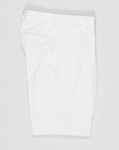 Belt loops
Single pleat
Slanted side pockets
Welted back pockets with buttons
Composition: 98% Cotton 2% Elastan
Article: 509563
Model: C518AZH
Color: 0590 / Off White
Made in Italy
Caruso Cotton Twill Trousers / Off White