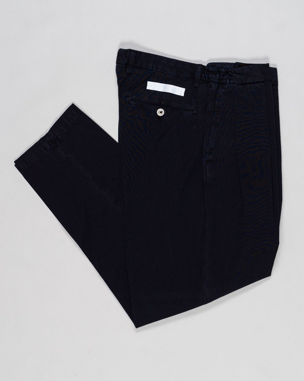 Article: 300519
Model: Portobellod
Color: Navy / 511
Composition: 100% Cotton
Lining: 100% Cotton
Belt loops
Slanted side pockets
Made in Naples, Italy Briglia Portobello Cotton Trousers / Navy