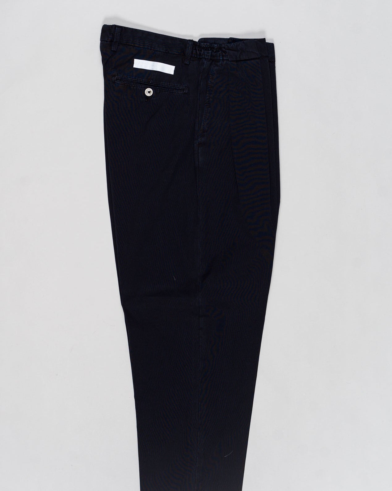 Article: 300519
Model: Portobellod
Color: Navy / 511
Composition: 100% Cotton
Lining: 100% Cotton
Belt loops
Slanted side pockets
Made in Naples, Italy Briglia Portobello Cotton Trousers / Navy