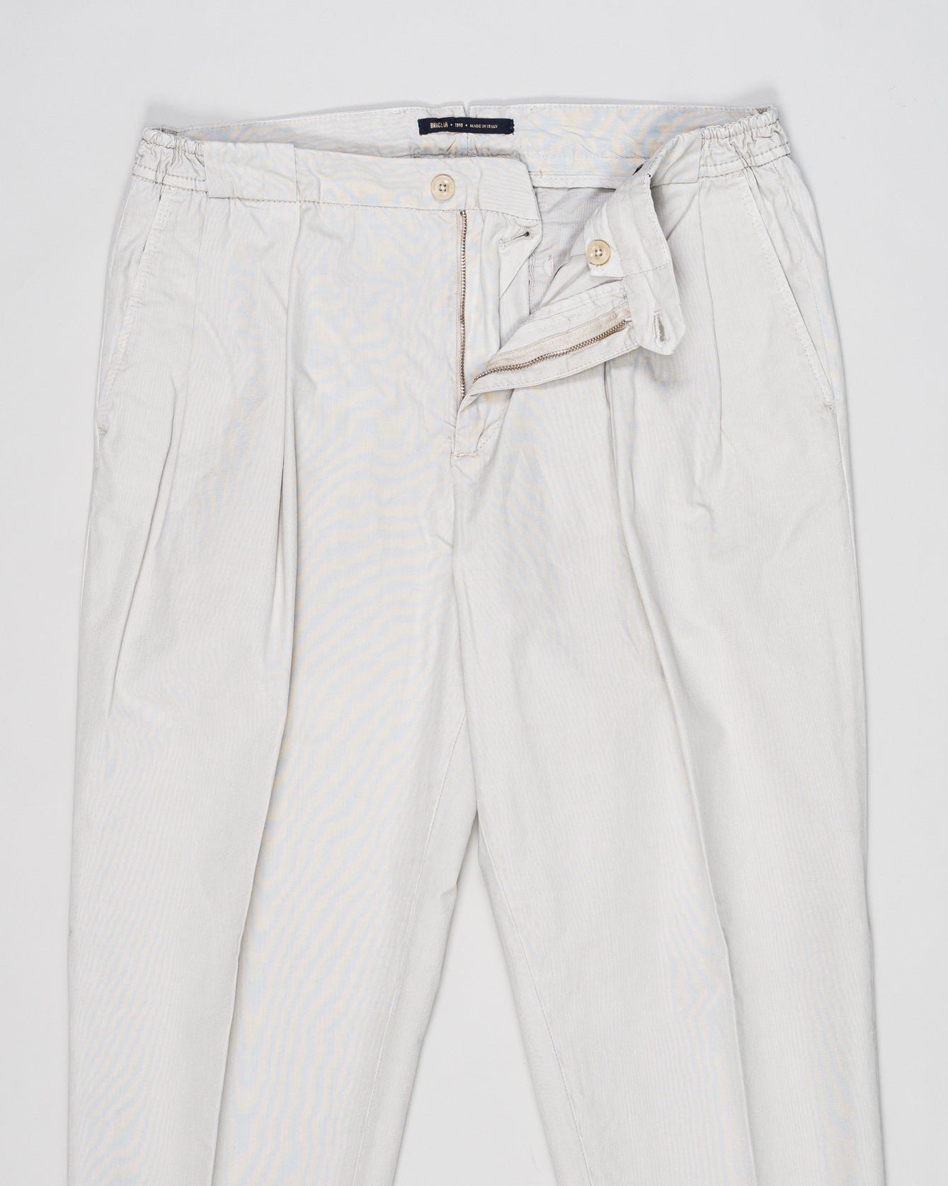 Article: 300519
Model: Portobellod
Color: Light Grey / 503
Composition: 100% Cotton
Lining: 100% Cotton
Belt loops
Slanted side pockets
Made in Naples, Italy Briglia Portobello Cotton Trousers / Light Grey
