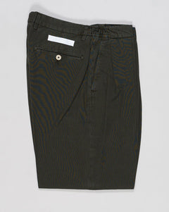 Article: 300519
Model: Portobellod
Color: Dark Green / 582
Composition: 100% Cotton
Lining: 100% Cotton
Belt loops
Slanted side pockets
Made in Naples, Italy Briglia Portobello Cotton Trousers / Dark Green
