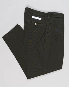 Article: 300519
Model: Portobellod
Color: Dark Green / 582
Composition: 100% Cotton
Lining: 100% Cotton
Belt loops
Slanted side pockets
Made in Naples, Italy Briglia Portobello Cotton Trousers / Dark Green