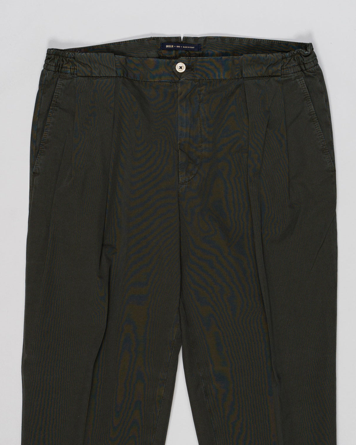 Article: 300519
Model: Portobellod
Color: Dark Green / 582
Composition: 100% Cotton
Lining: 100% Cotton
Belt loops
Slanted side pockets
Made in Naples, Italy Briglia Portobello Cotton Trousers / Dark Green