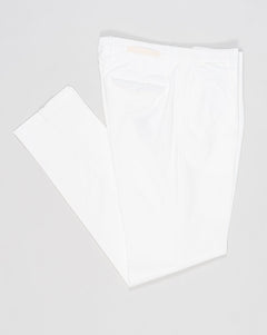 Article: 300051
Model: BG21
Color: Latte / 120
Composition: 64% Tencel 32% Cotton 4% Elastan
Lining: 100% Cotton
Single pleat
Belt loops
Slanted side pockets
Made in Naples, Italy Briglia Garment Dyed Chinos / Latte