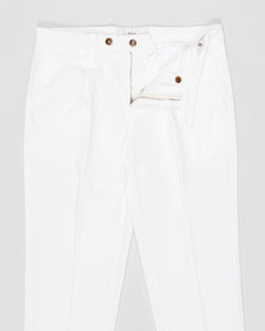 Article: 300051
Model: BG21
Color: Latte / 120
Composition: 64% Tencel 32% Cotton 4% Elastan
Lining: 100% Cotton
Single pleat
Belt loops
Slanted side pockets
Made in Naples, Italy Briglia Garment Dyed Chinos / Latte