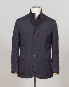 Composition: 95% Polyamide 5% Polyurethane
Filling: 90% Down 10% Feathers
Color: Navy / 99
Article: S10MUCX935
Removable bib
Two-way zip
Buttons on front
Zipped pockets inside
Made in PRC Montecore Lightweight Down Jacket / Navy