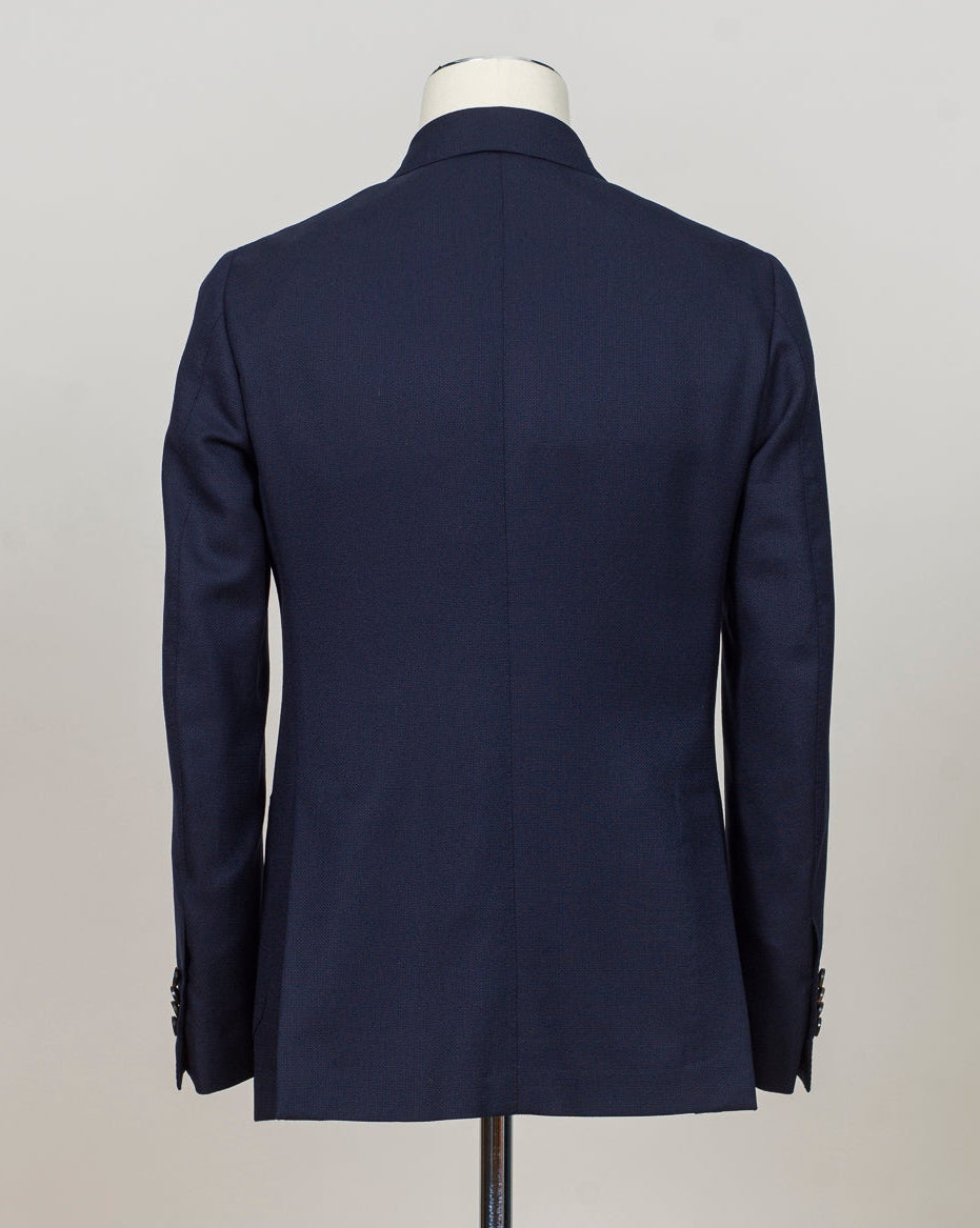 Double breasted, 6 buttons
Peak lapel
Four sleeve buttons
Welted chest pocket
Patch side pockets
Modello: Sorrento
Hand finished&nbsp;
Half canvas
Half lined
Composition: 100% wool
Article: G271012
Col. Navy blue
Made in Napoli, Italy Luigi Borrelli Double Breasted Jacket / Navy