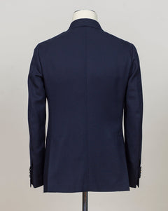 Double breasted, 6 buttons
Peak lapel
Four sleeve buttons
Welted chest pocket
Patch side pockets
Modello: Sorrento
Hand finished&nbsp;
Half canvas
Half lined
Composition: 100% wool
Article: G271012
Col. Navy blue
Made in Napoli, Italy Luigi Borrelli Double Breasted Jacket / Navy