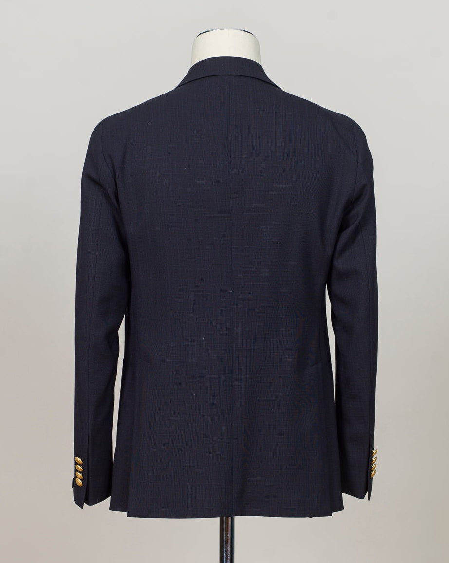Double breasted 6 buttons
Peak lapels
Welted chest pocket
Patch side pockets
Unconstructed shoulder
Unlined
4 sleeve buttons
Model: 1SHO20K
Art. 150185U
Col B3199
100% wool
Made in Italy Tagliatore Double Breasted &nbsp;Club Blazer / Navy