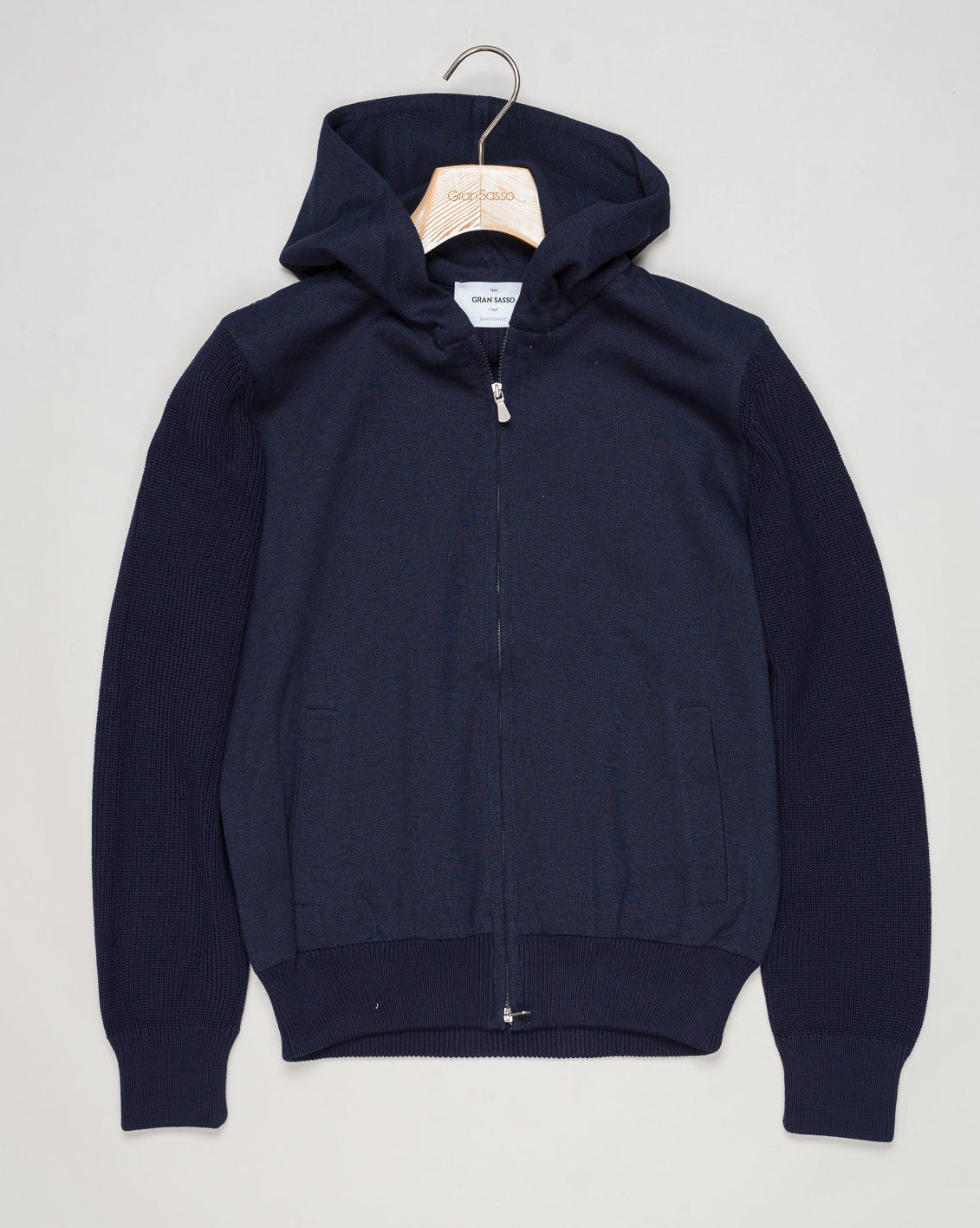 Art.&nbsp;23137/76011
Col. 598 Navy
Two-way zipper
98% cotton 2% polyamide
Made in Italy Gran Sasso Heavy Cotton Full-Zip Hoodie / Navy