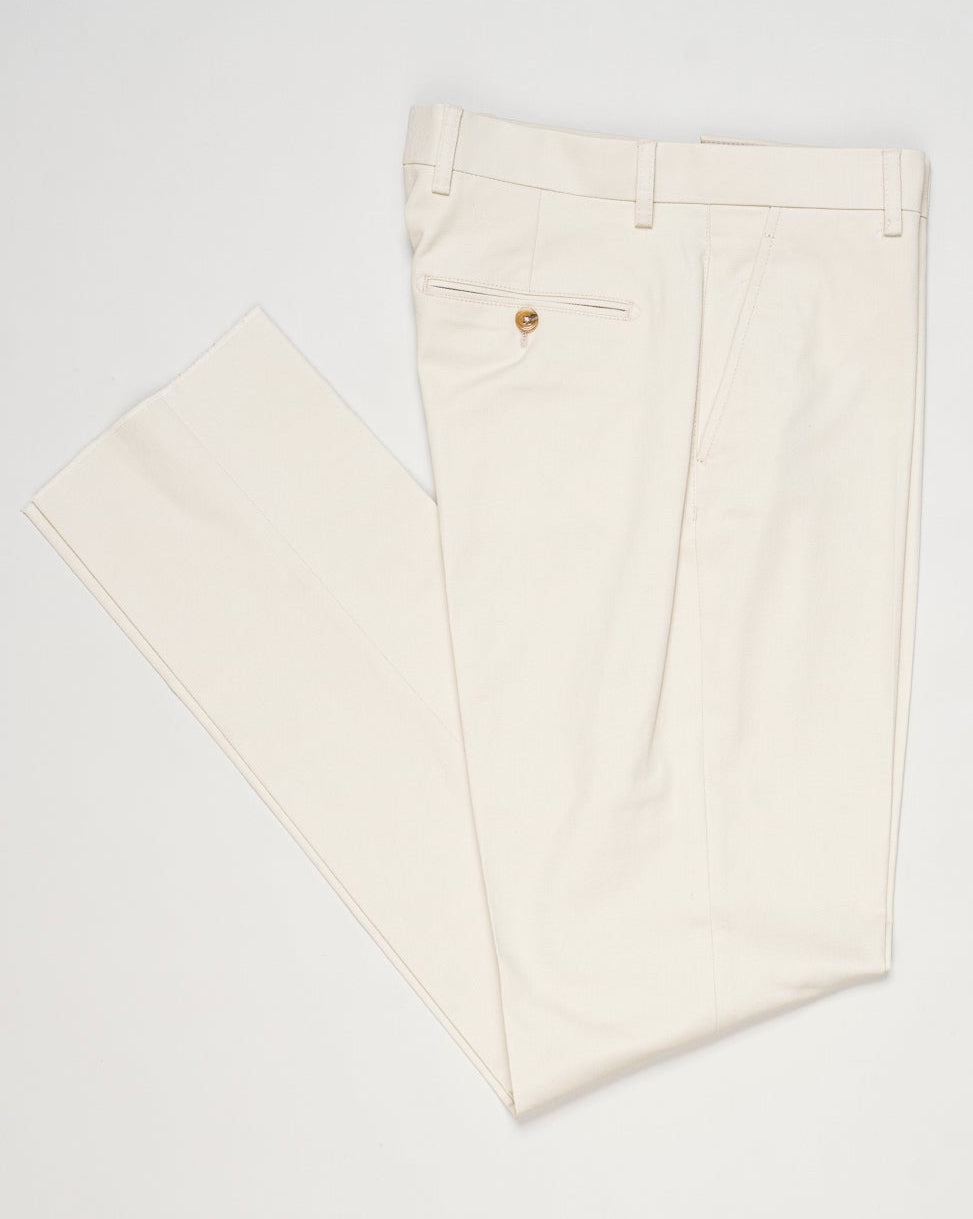 Composition: 97% Cotton 3% Elastan
Model: Sauma22
Article: PU19SAUMA22CHINO03
Color: Ecru
Made in Martina Franca, Puglia, Italy Berwich Cotton Chinos / Ecru