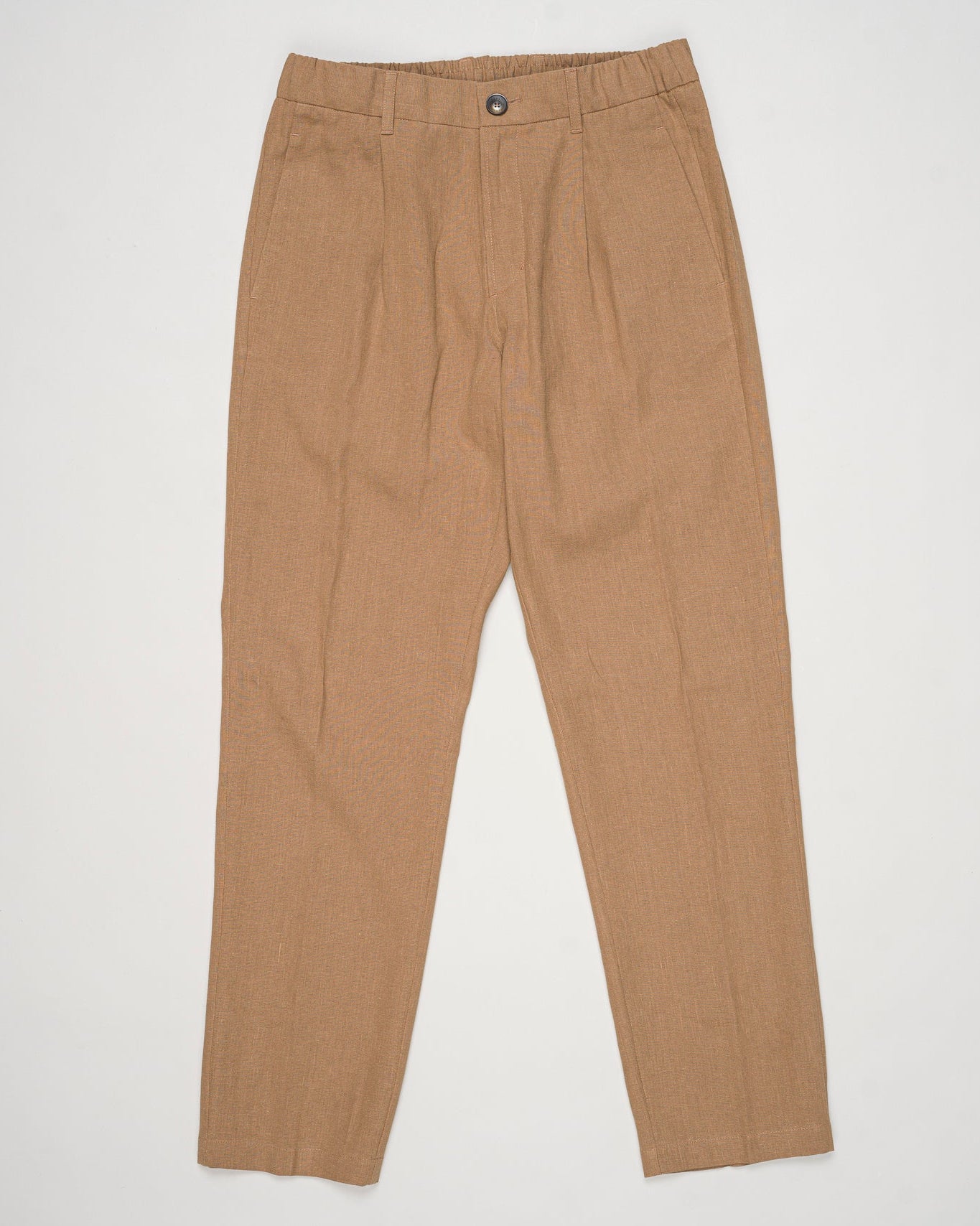 Main fabric: 70% Linen 30% Cotton
Lining: 100% Cotton
Elastic with drawstring waist
Zip and button fastening
Slanted pockets
Welted back pockets
Article: PT000185U 17147
Color: 2157 / Camel Herno Linen & Cotton Trousers / Camel