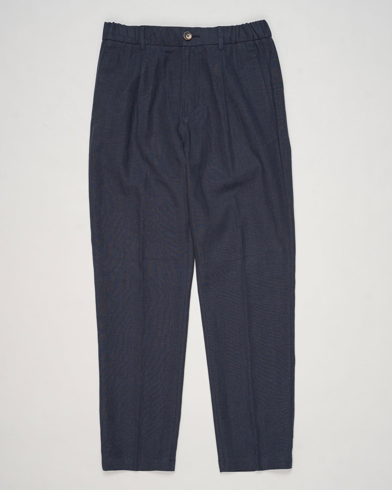 Main fabric: 70% Linen 30% Cotton
Lining: 100% Cotton
Elastic with drawstring waist
Zip and button fastening
Slanted pockets
Welted back pockets
Matching &nbsp;jacket available. Jacket and trousers sold separately.
Article: PT000185U 17147
Color: 9200 / Navy Herno Linen & Cotton Trousers / Navy