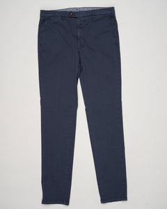 Mod. Vulcano23-GD
Garment dyed
Art. dv0955x
Col. Navy 665
85% cotton, 11% silk, 4% elastane
Made in Martina Franca, Italy Berwich Garment Dyed Cotton &amp; Silk Chinos / Navy