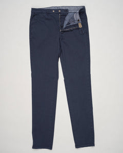 Mod. Vulcano23-GD
Garment dyed
Art. dv0955x
Col. Navy 665
85% cotton, 11% silk, 4% elastane
Made in Martina Franca, Italy Berwich Garment Dyed Cotton &amp; Silk Chinos / Navy