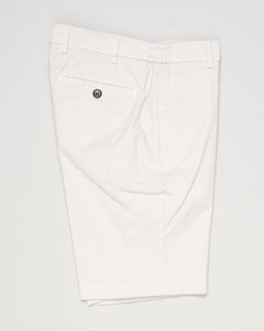 Model: ber_muda elax-GD
Article: ts0001x
Composition:&nbsp;98% Cotton, 2% Elastane
Color: 802 Latte
Made in Martina Franca, Italy Berwich Garment Dyed Cotton Shorts / Latte
