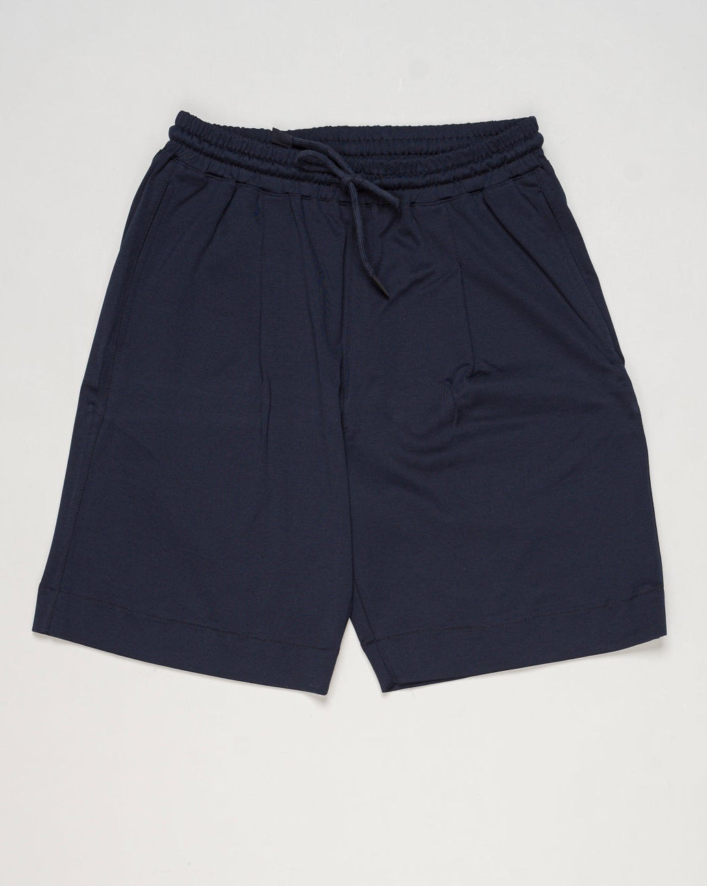 Art. 76127/81002
Col. 598 Navy
100% Cotton
Made in Italy Gran Sasso Drawstring Jersey Shorts / Navy
