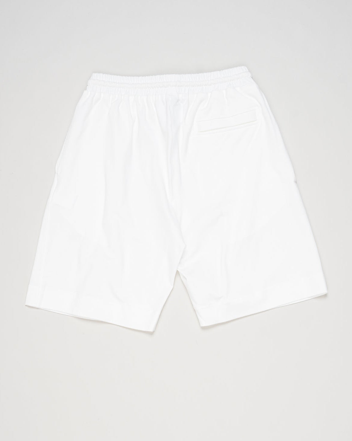 Art. 76127/81002
Col. 005 White
100% Cotton
Made in Italy
Gran Sasso Drawstring Jersey Shorts / White