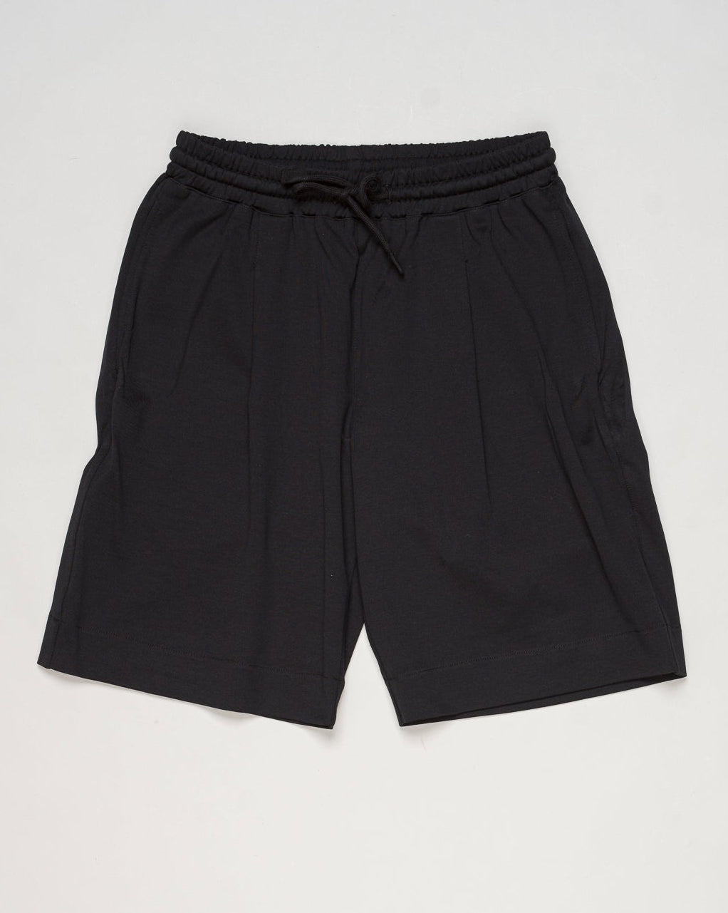 Art. 76127/81002
Col. 099 Black
100% Cotton
Made in Italy Gran Sasso Drawstring Jersey Shorts / Black