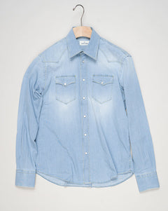 Composition: 98% Cotton 2% Elastane
Snap buttons on front and cuffs
Article: 76A2 621
Model: WEST
Color: Light Blue Washed Denim
Made in Italy Alessandro Gherardi Denim Western Shirt / Light Blue