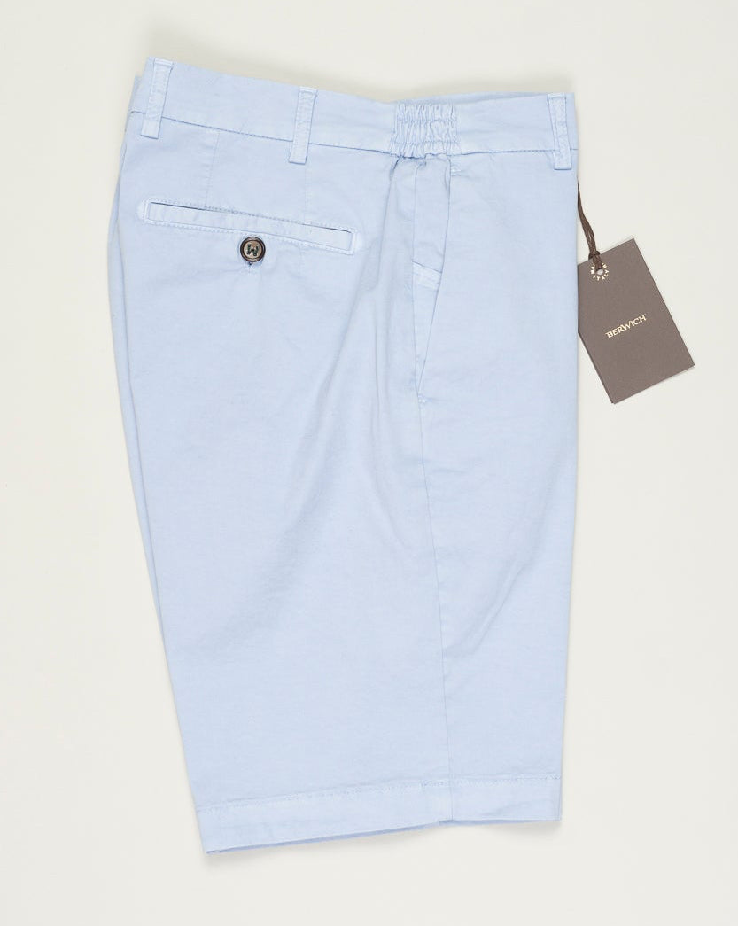 Model: ber_muda elax-GD
Article: ts0001x
Composition:&nbsp;98% Cotton, 2% Elastane
Color: Light Blue / Lt Azzurro 75&nbsp;
Made in Martina Franca, Italy Berwich Garment Dyed Cotton Shorts / Light Blue