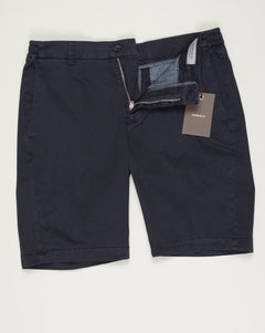 Model: ber_muda elax-GD
Article: ts0001x
Composition:&nbsp;98% Cotton, 2% Elastane
Color: Navy / 665
Made in Martina Franca, Italy Berwich Garment Dyed Cotton Shorts / Navy