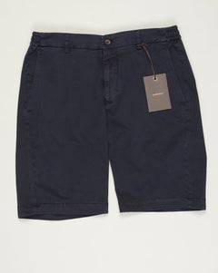 Model: ber_muda elax-GD
Article: ts0001x
Composition:&nbsp;98% Cotton, 2% Elastane
Color: Navy / 665
Made in Martina Franca, Italy Berwich Garment Dyed Cotton Shorts / Navy