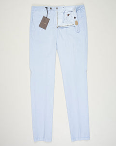 Flat front
Garment Dyed
Front pockets: slanted
Back pocket left: welt, right: welt with button
Hemming: plain (chinos)
Article: ts0001x
Color: LT Azzurro 75
Model: vulcano23-GD
Composition: 98% Cotton 2%Elastan
Made in Martina Franca, Italy Berwich Garment Dyed Cotton Chinos / Light Azzurro