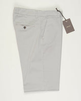 Composition: 98% Cotton 2% Elastan
Model: Sauma22-GD
Article: PU19SAUMA22-GDTS0001X
Color: Middle Gray / Conza 701&nbsp;
Made in Martina Franca, Puglia, Italy Berwich Garment Dyed Cotton Chinos / Conza