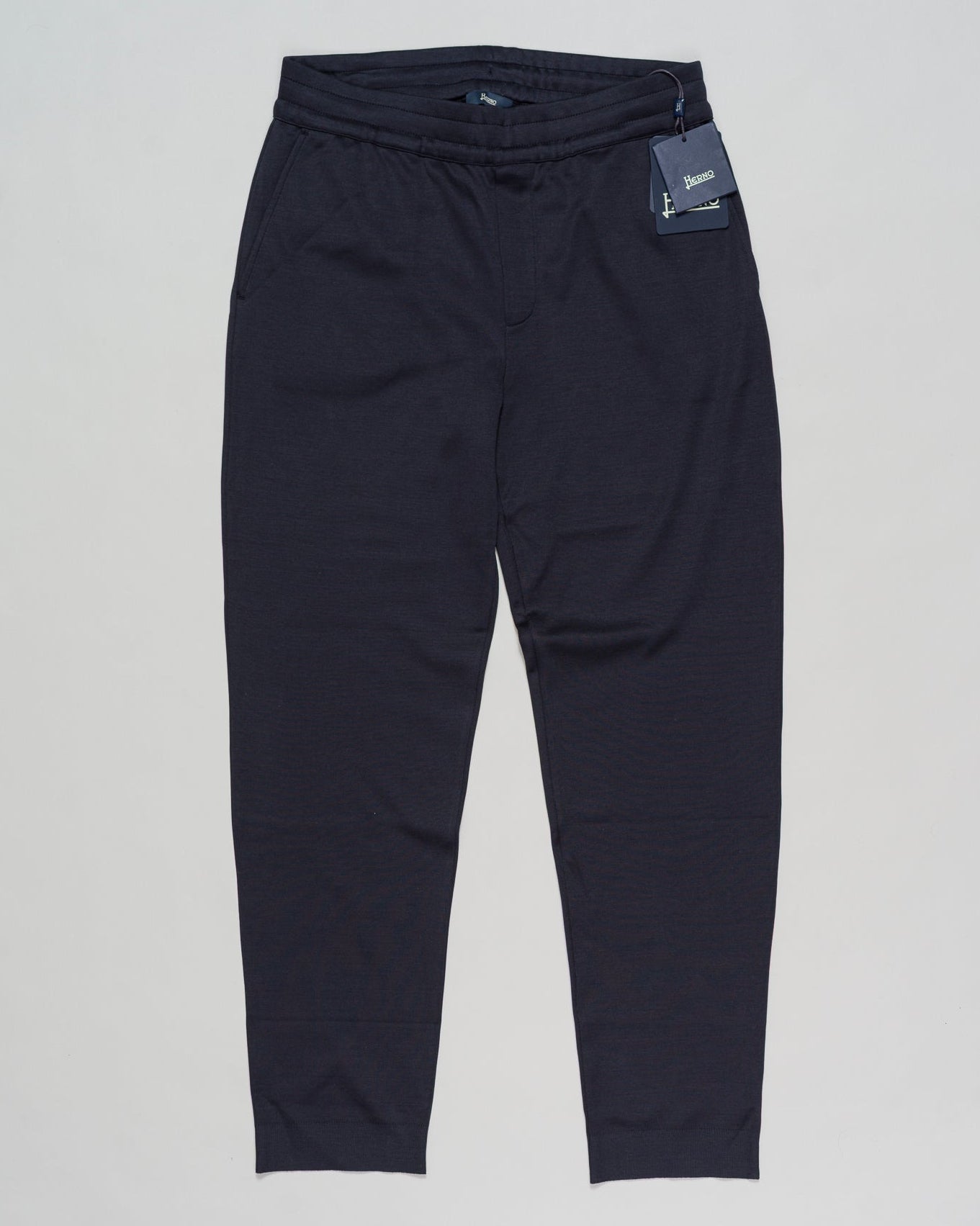 Composition: 100% Cotton
Article: PT000196U 52059
Color: 9201 / Navy
Made in Portugal Herno Cotton Jersey Sweatpants / Navy