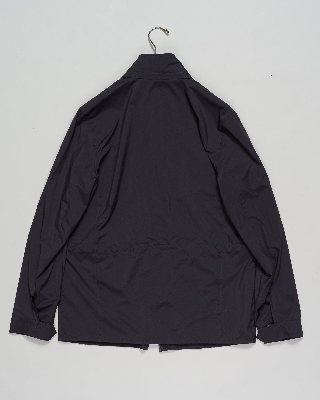 Rainproof, lightweight and practical, it is perfect for facing any weather condition in style.

Gran Sasso Field Jacket / Navy