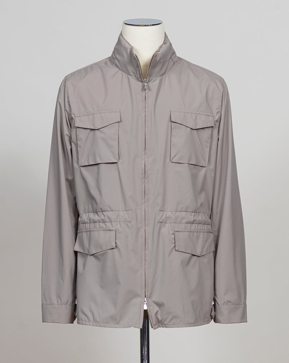 Rainproof, lightweight and practical, it is perfect for facing any weather condition in style.

Gran Sasso Field Jacket / Sand

78190/69328

col. 120 sand beige
