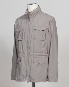 Rainproof, lightweight and practical, it is perfect for facing any weather condition in style.

Gran Sasso Field Jacket / Sand

78190/69328

col. 120 sand beige