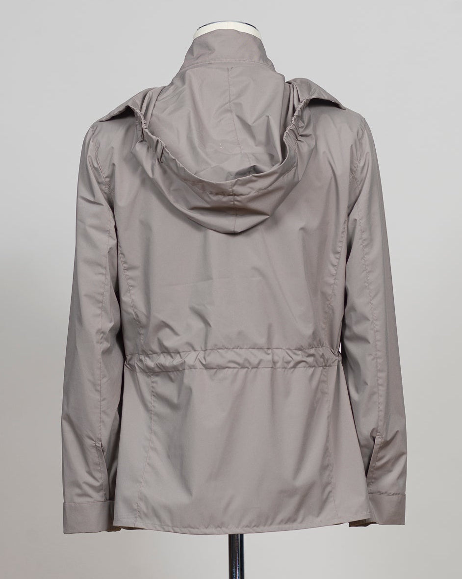 Rainproof, lightweight and practical, it is perfect for facing any weather condition in style.

Gran Sasso Field Jacket / Sand

78190/69328

col. 120 sand beige