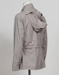 Rainproof, lightweight and practical, it is perfect for facing any weather condition in style.

Gran Sasso Field Jacket / Sand

78190/69328

col. 120 sand beige