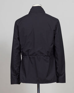 Rainproof, lightweight and practical, it is perfect for facing any weather condition in style.

Gran Sasso Field Jacket / Navy