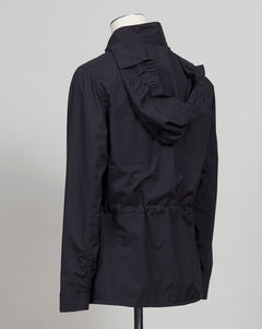 Rainproof, lightweight and practical, it is perfect for facing any weather condition in style.

Gran Sasso Field Jacket / Navy