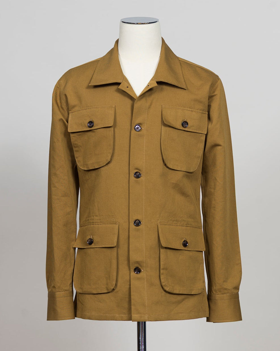 Safari jacket
4 patch pockets
Unlined
Made in Italy Briglia Safari Jacket / Mustard