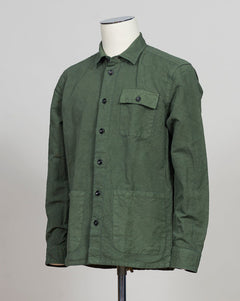 3 patch pockets in front&nbsp;
Straight hem
Fit. Regular&nbsp;
Back length 74cm in size M
60% linen, 40% cotton
Garment dyed fabric
Art. TC 163
Mod. B138/TC
Color: 244 Army Green&nbsp;
Made in Egypt Ghirardelli Overshirt / Army Green