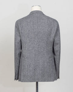 Composition: 100% Virgin wool
Modello: Monte Carlo / 1SHO22K
Color: Grey / N1295
Unconstructed shoulder
Unlined
2 Buttons
Notch lapel
Patch pockets
Side vents
Made in Martina Franca, Italy Tagliatore Herringbone Tweed Jacket / Grey