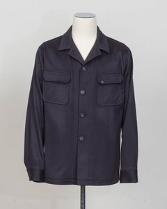 Model: G-Calvin
Art 220009
Col B3217 / Navy
Composition: 50% wool 50% Cashmere
Made in Martina Franca, Italy Tagliatore Cashmere &amp; Wool Overshirt / Navy