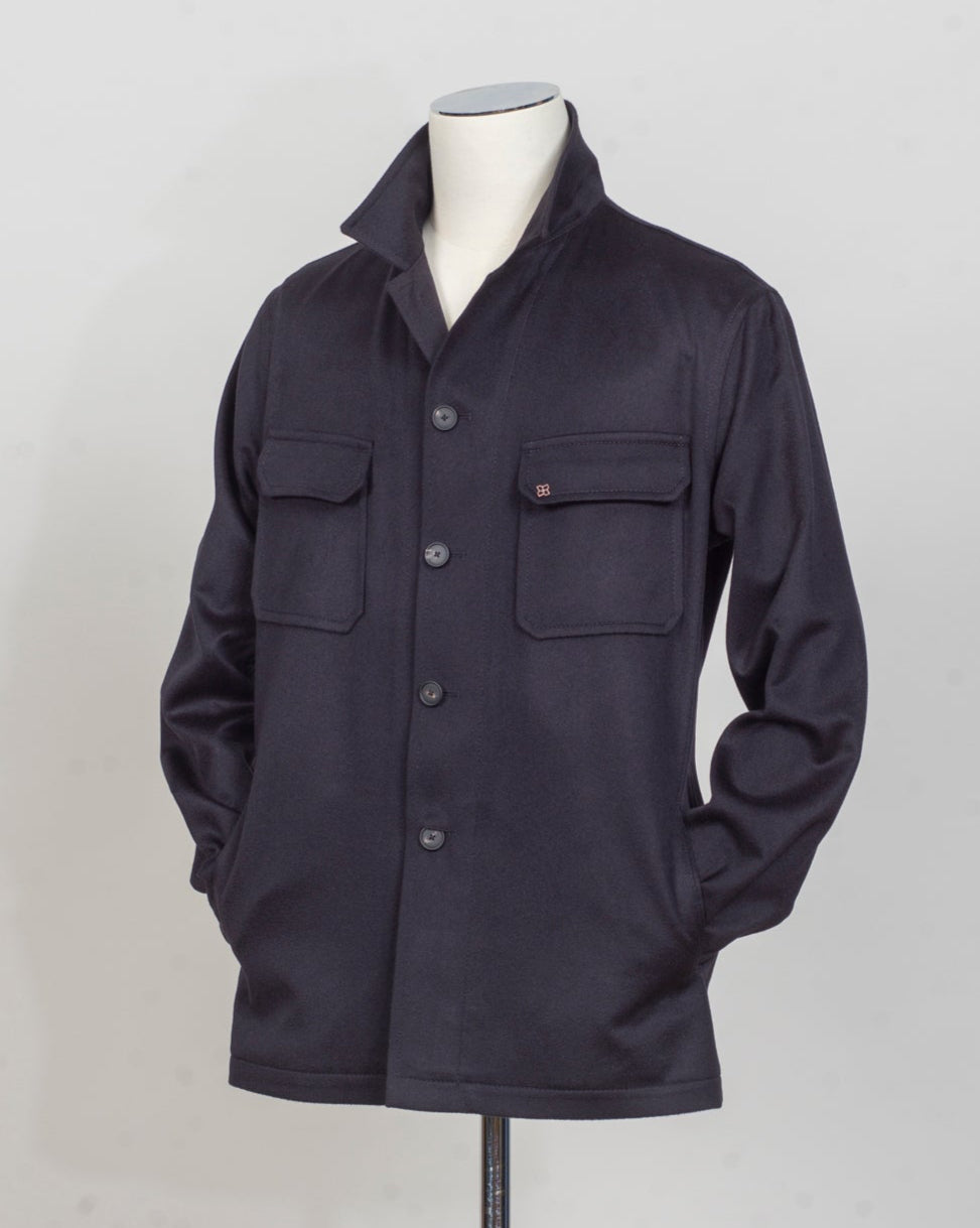 Model: G-Calvin
Art 220009
Col B3217 / Navy
Composition: 50% wool 50% Cashmere
Made in Martina Franca, Italy Tagliatore Cashmere & Wool Overshirt / Navy