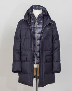 Outer fabric: 100% Virgin Wool by Vitale Barberis Canonico
Lining 1: 100% Polyester
Lining 2: 100% Polyamide
Filling: 90% Down 10% Feathers
Color: Navy / 89
Article: F09MUCX501
Snap buttons Montecore VBC Wool Down Coat / Navy