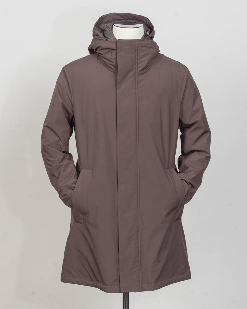 Outer fabric: 79% Polyester 21% Elastane
Lining: 100% Polyamide
Filling: 90% Down 10% Feathers
Color: Olive Green / 39
Article: F09MUCX512
Snap buttons Montecore Down Parka / Olive Green