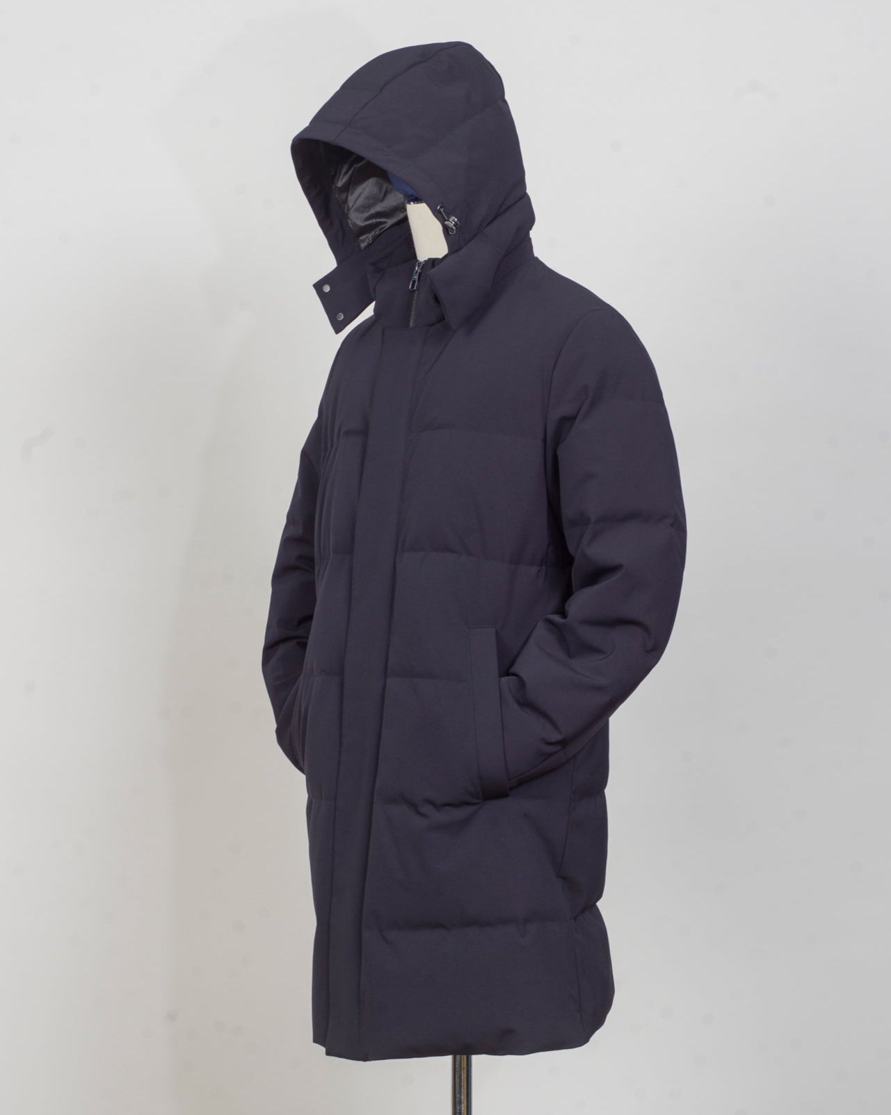 Outer fabric: 91% Polyester 9% Elastane
Lining: 100% Polyamide
Filling: 90% Down 10% Feathers
Color: Navy / 89
Article: F09MUCX755
Snap buttons Montecore Long Down Coat / Navy